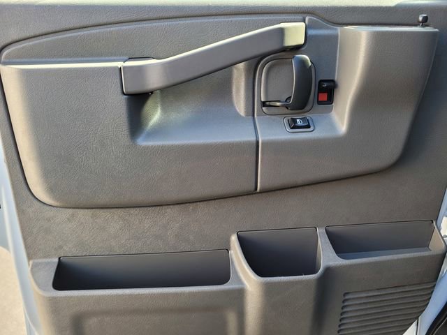 Used 2025 Chevrolet Express 3500 LT w/ LT Preferred Equipment Group image 19