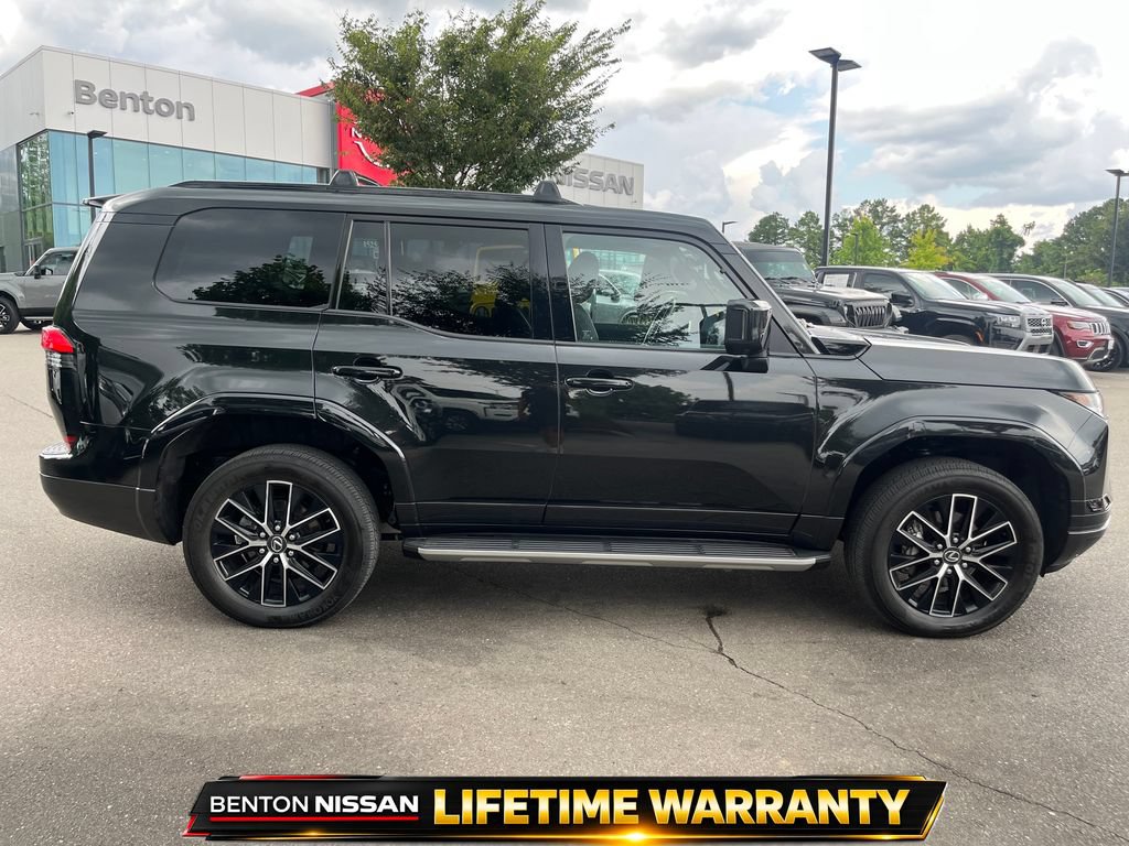 Used 2024 Lexus GX 550 w/ Accessory Package (2T) AWD/4WD image 10