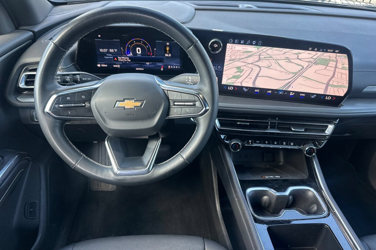 Used 2025 Chevrolet Traverse LT AWD/4WD image 16