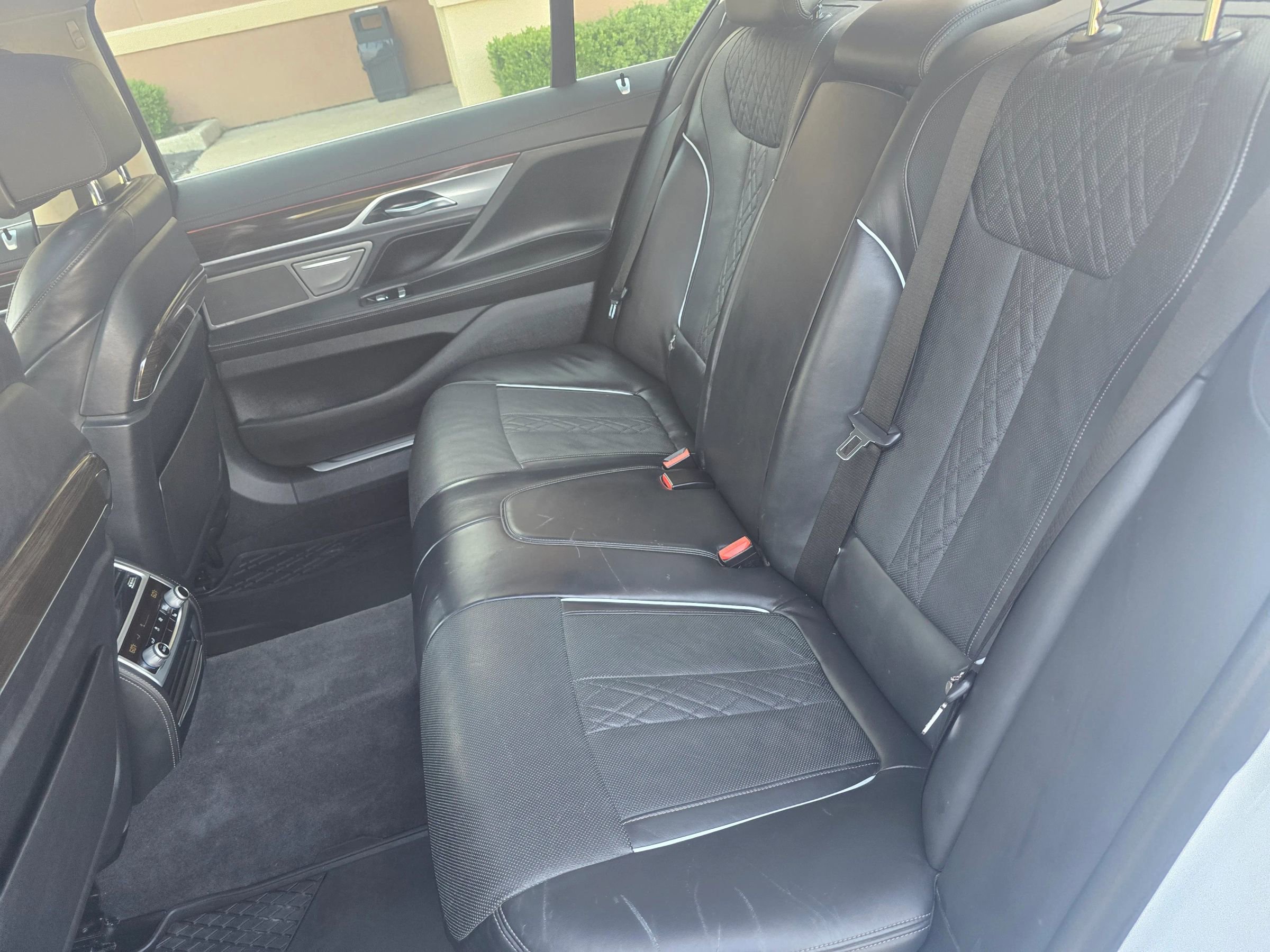 Used 2018 BMW 750i xDrive AWD/4WD image 23