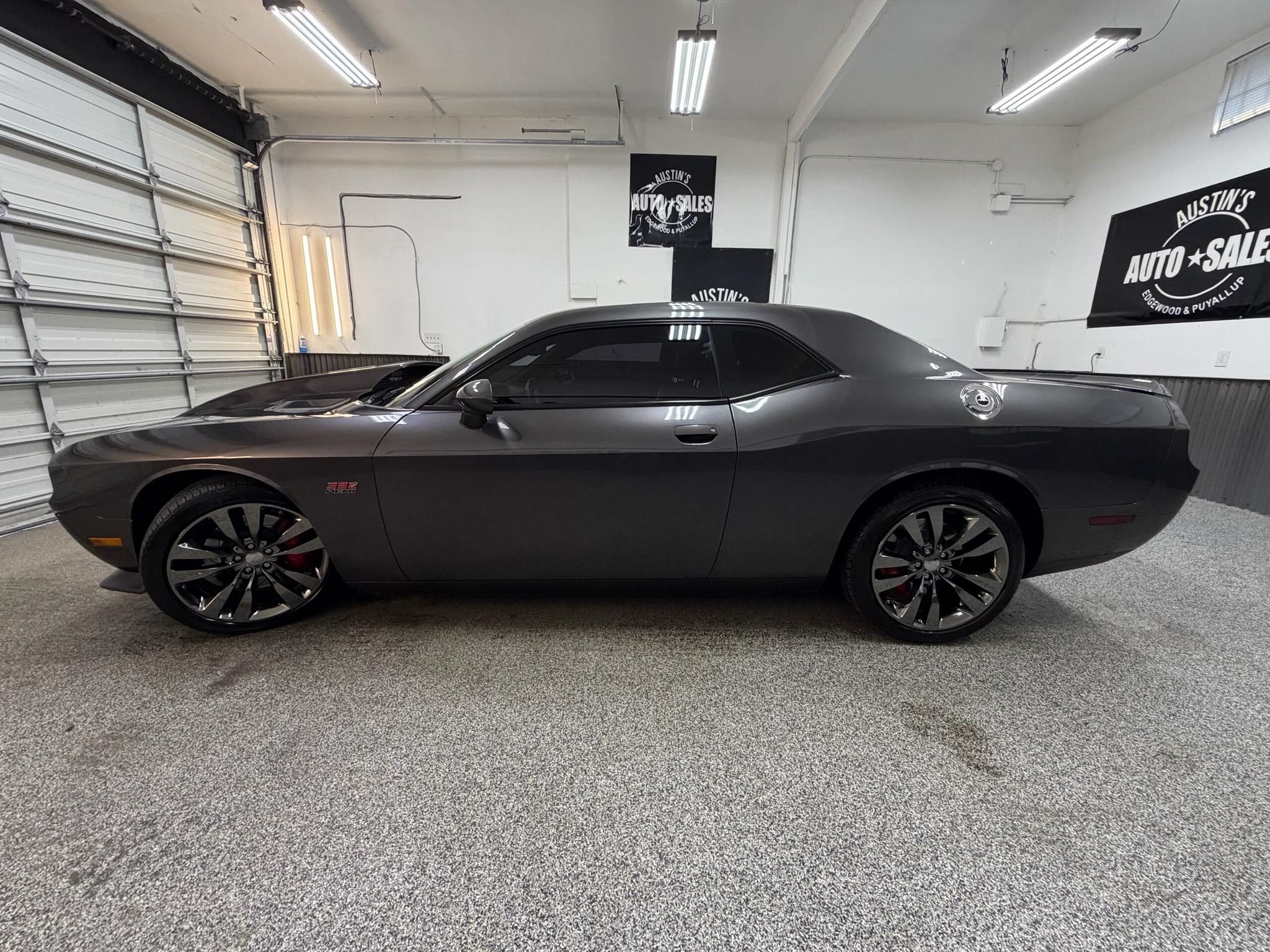 Used 2013 Dodge Challenger SRT8 w/ Harman Kardon Audio Group RWD image 7
