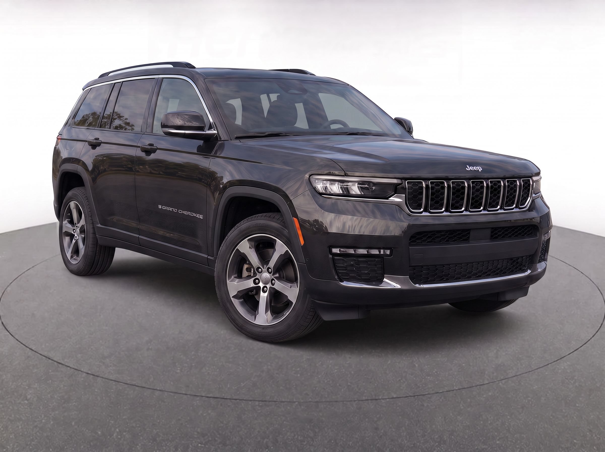 Used 2022 Jeep Grand Cherokee L Limited RWD image 2