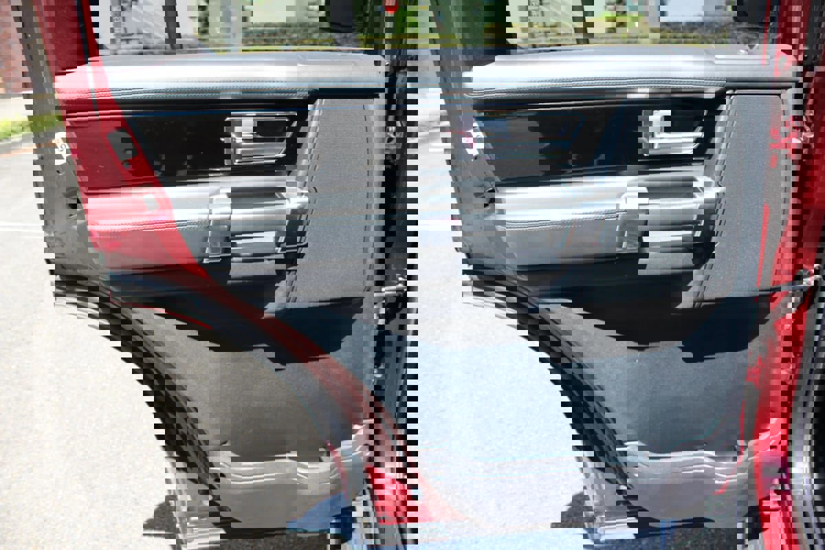 Used 2015 Land Rover LR4 HSE LUX image 28