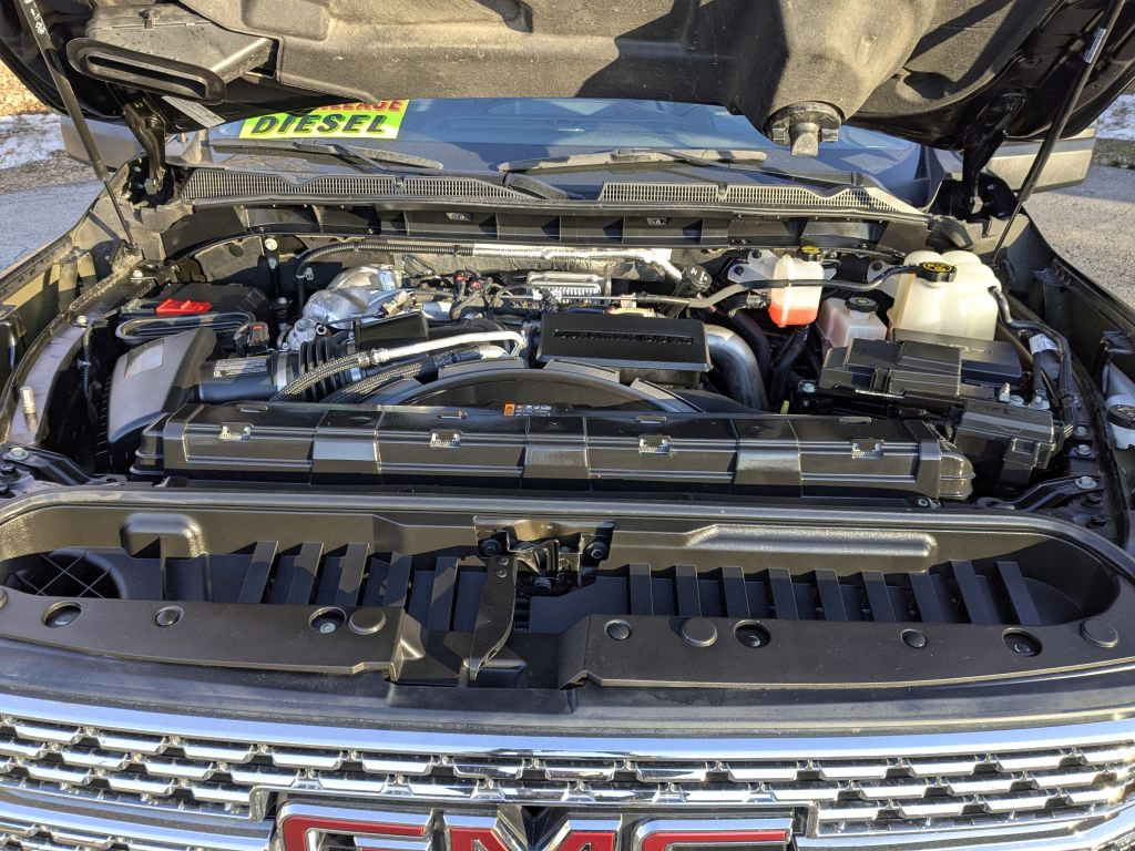 Certified 2022 GMC Sierra 3500 Denali w/ Denali Black Diamond Edition image 40