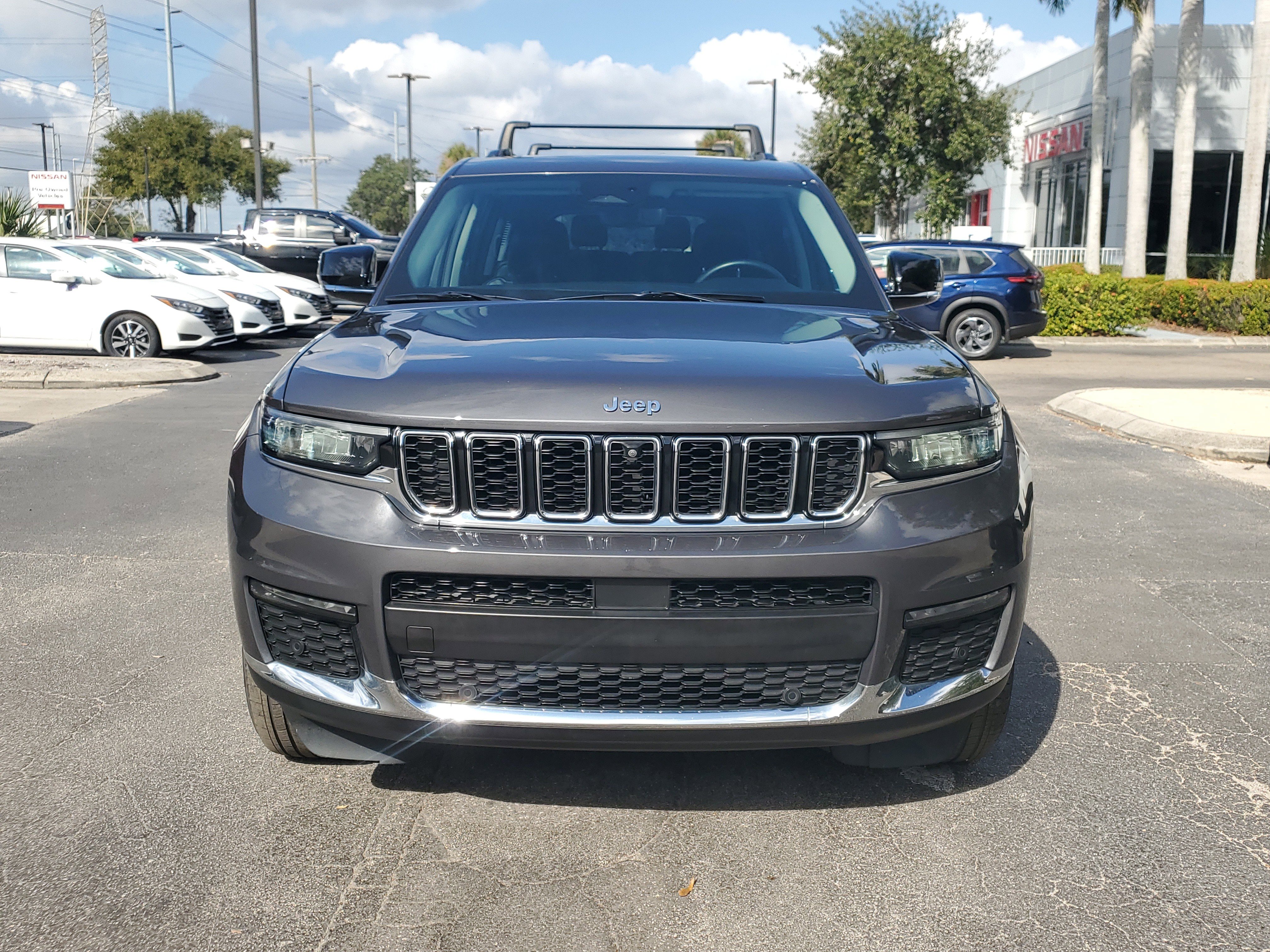 Used 2022 Jeep Grand Cherokee L Limited w/ Luxury Tech Group II image 2