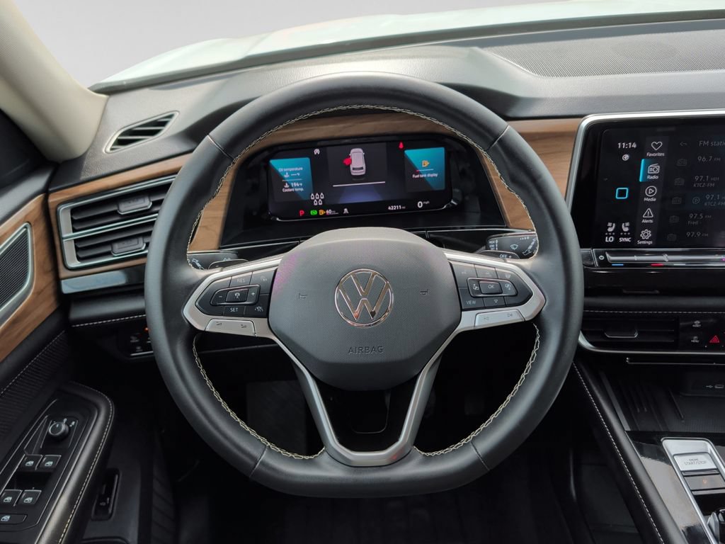 Used 2025 Volkswagen Atlas SE AWD/4WD image 11