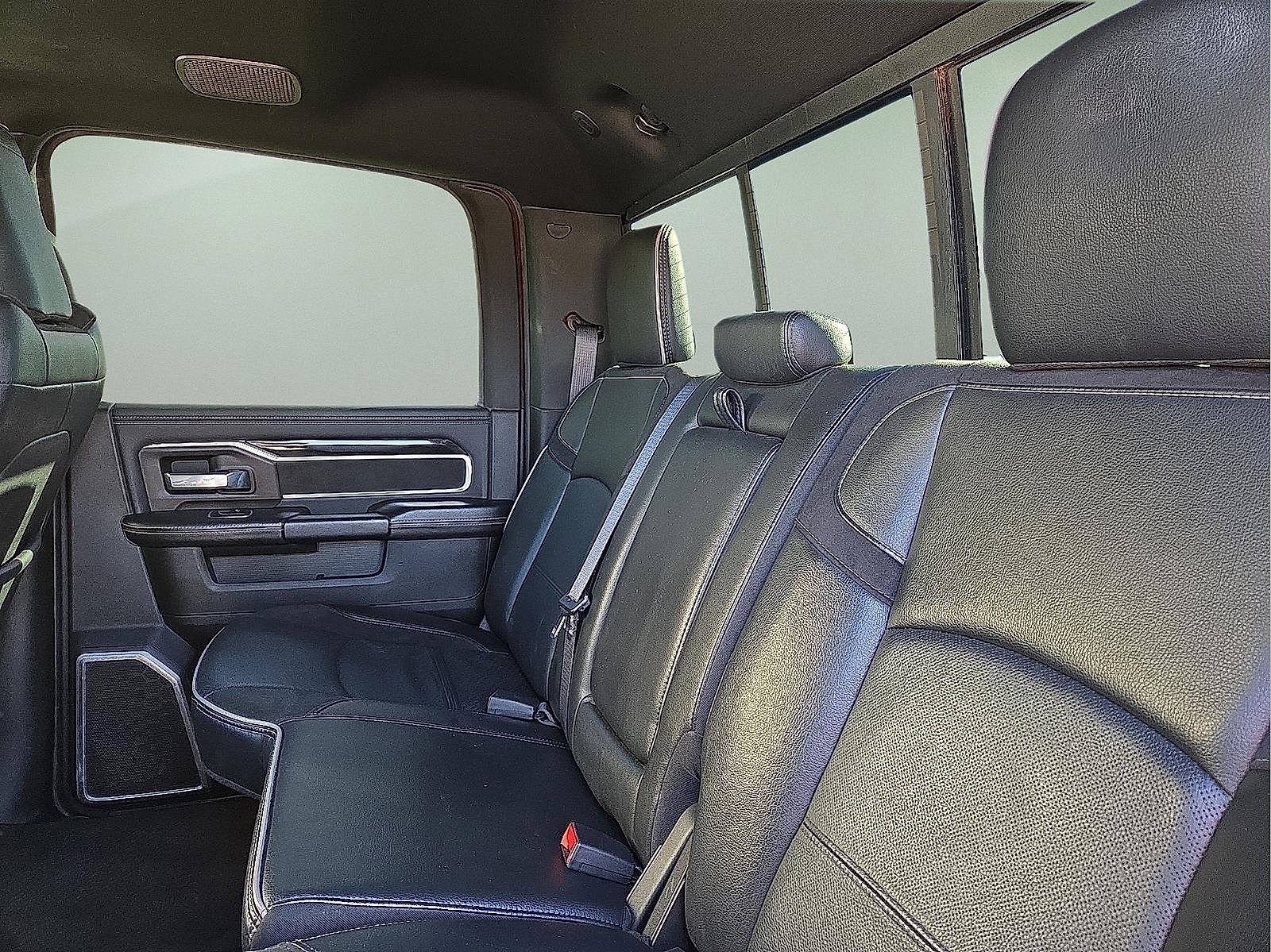 Used 2021 RAM 2500 Laramie w/ Night Edition image 10