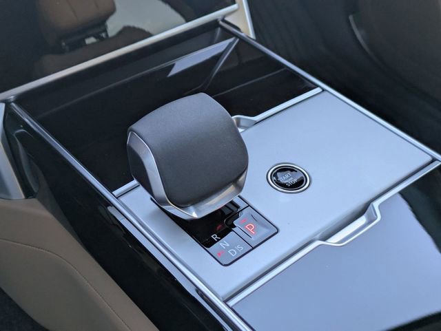 New 2026 Land Rover Range Rover SE image 9