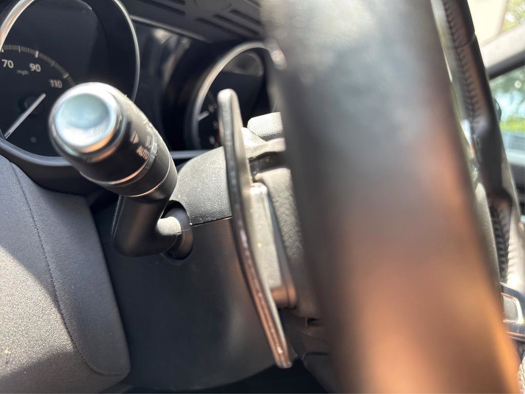 Used 2017 Land Rover Discovery SE image 35