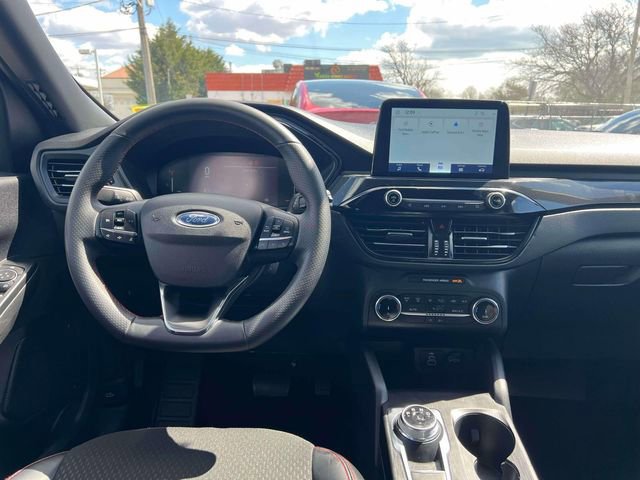 Used 2025 Ford Escape ST-Line image 17