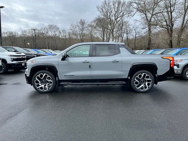 New 2025 Chevrolet Silverado EV RST image 11
