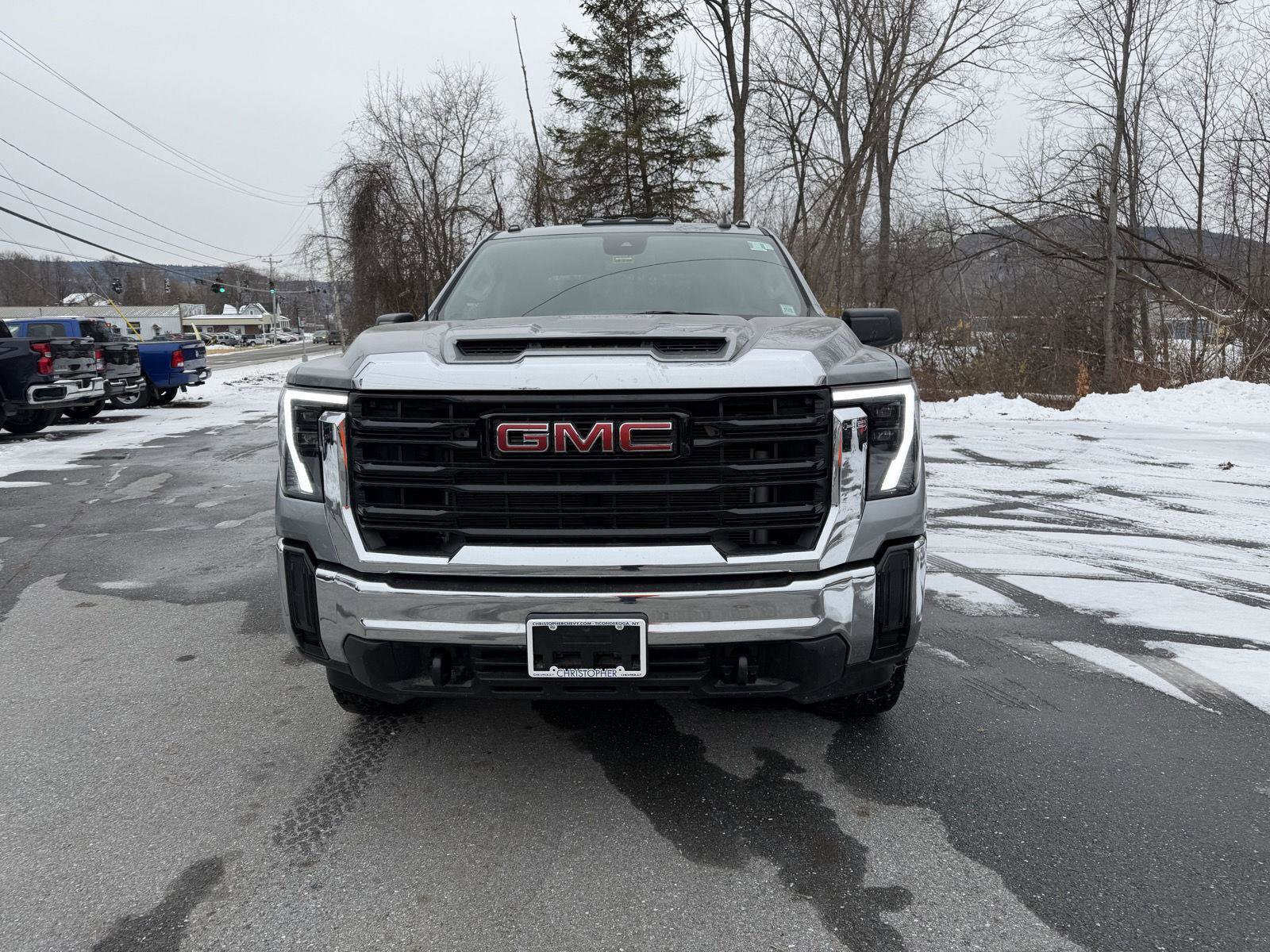 Certified 2024 GMC Sierra 2500 Pro w/ Convenience Package image 2