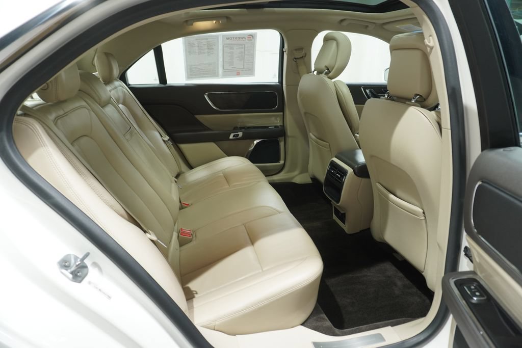 Used 2017 Lincoln Continental Select FWD image 16