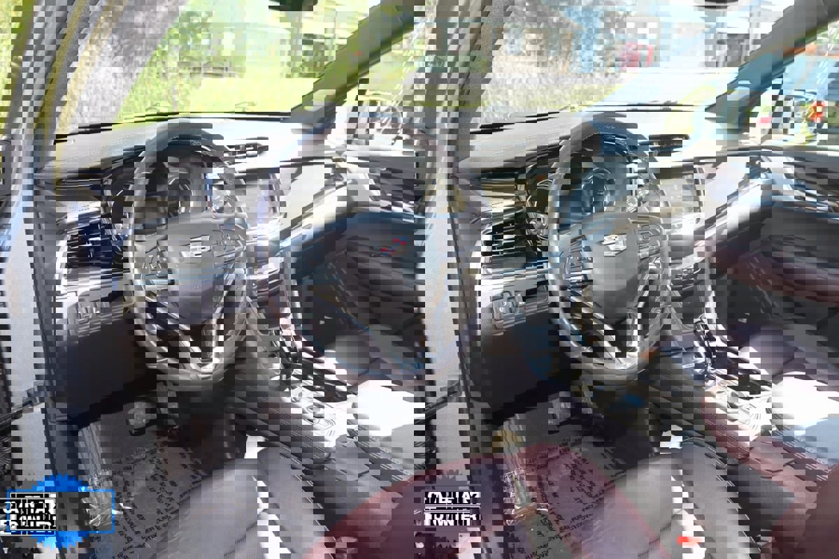 Used 2023 Cadillac XT6 Premium Luxury image 31