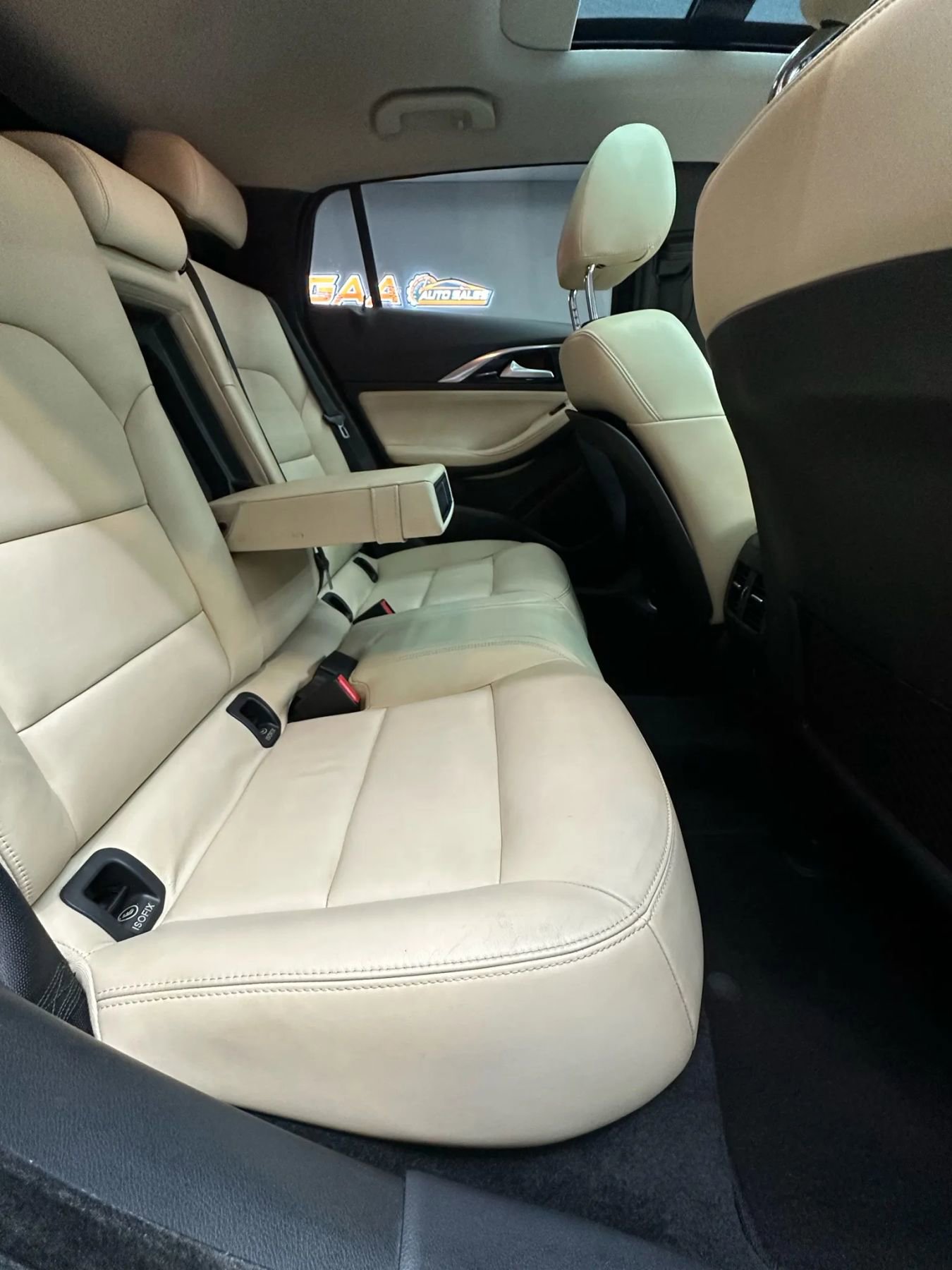 Used 2017 INFINITI QX30 Premium w/ Navigation Package image 32