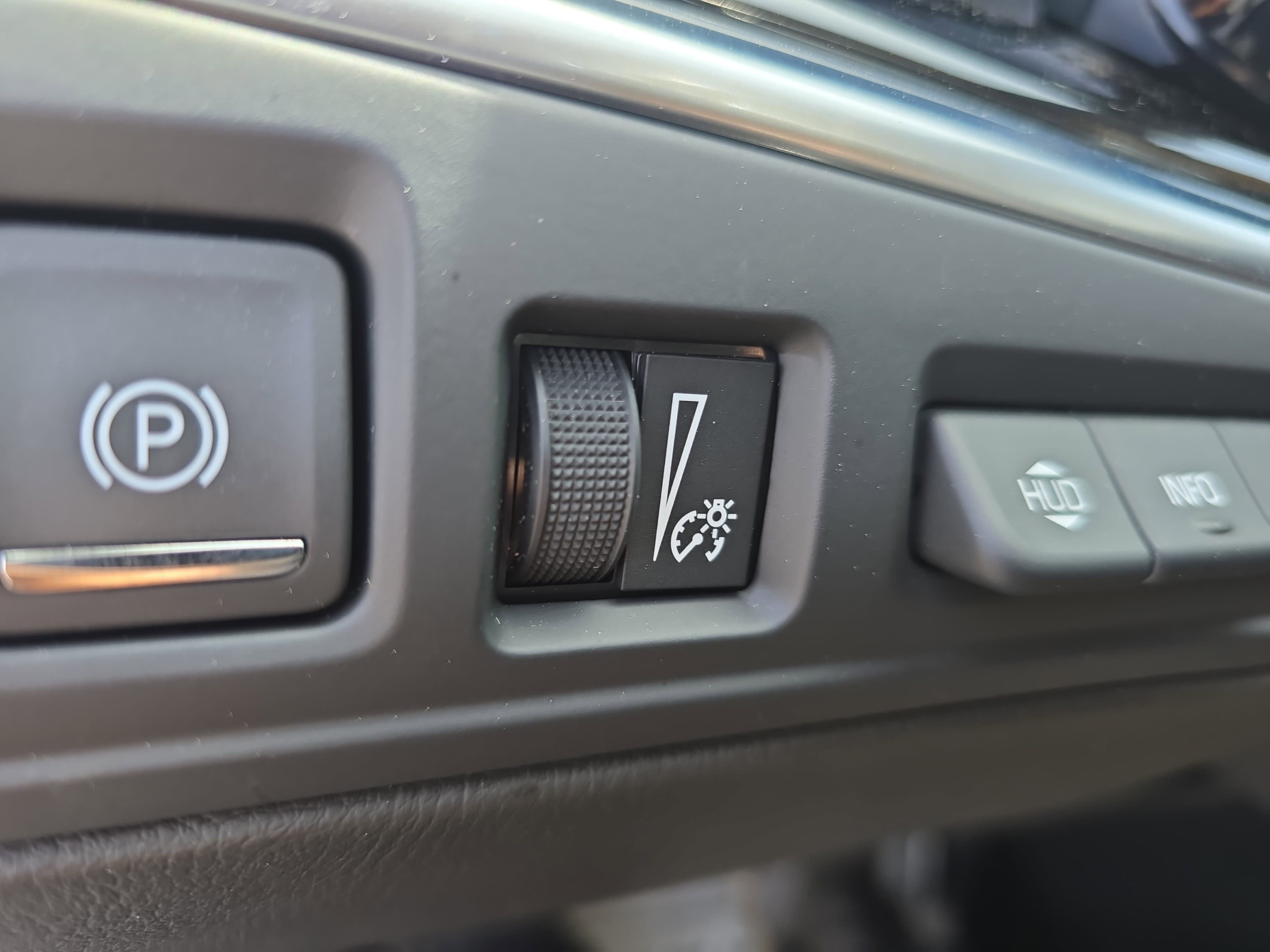 Used 2023 Cadillac XT6 Sport w/ Platinum Package image 25