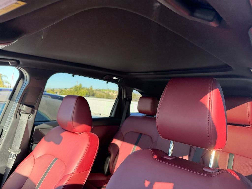 Used 2025 MAZDA CX-70 Plug-In Hybrid w/ Premium Plus image 15