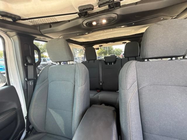 Used 2025 Jeep Wrangler Unlimited Sahara AWD/4WD image 14