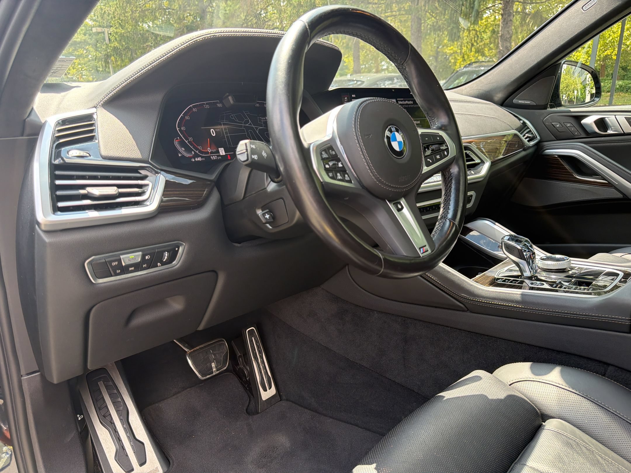 Used 2023 BMW X6 xDrive40i w/ Executive Package AWD/4WD image 4