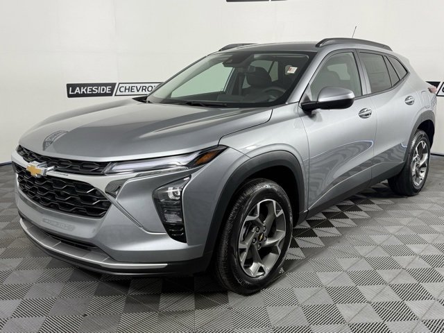 New 2025 Chevrolet Trax LT w/ Driver Confidence Package image 2