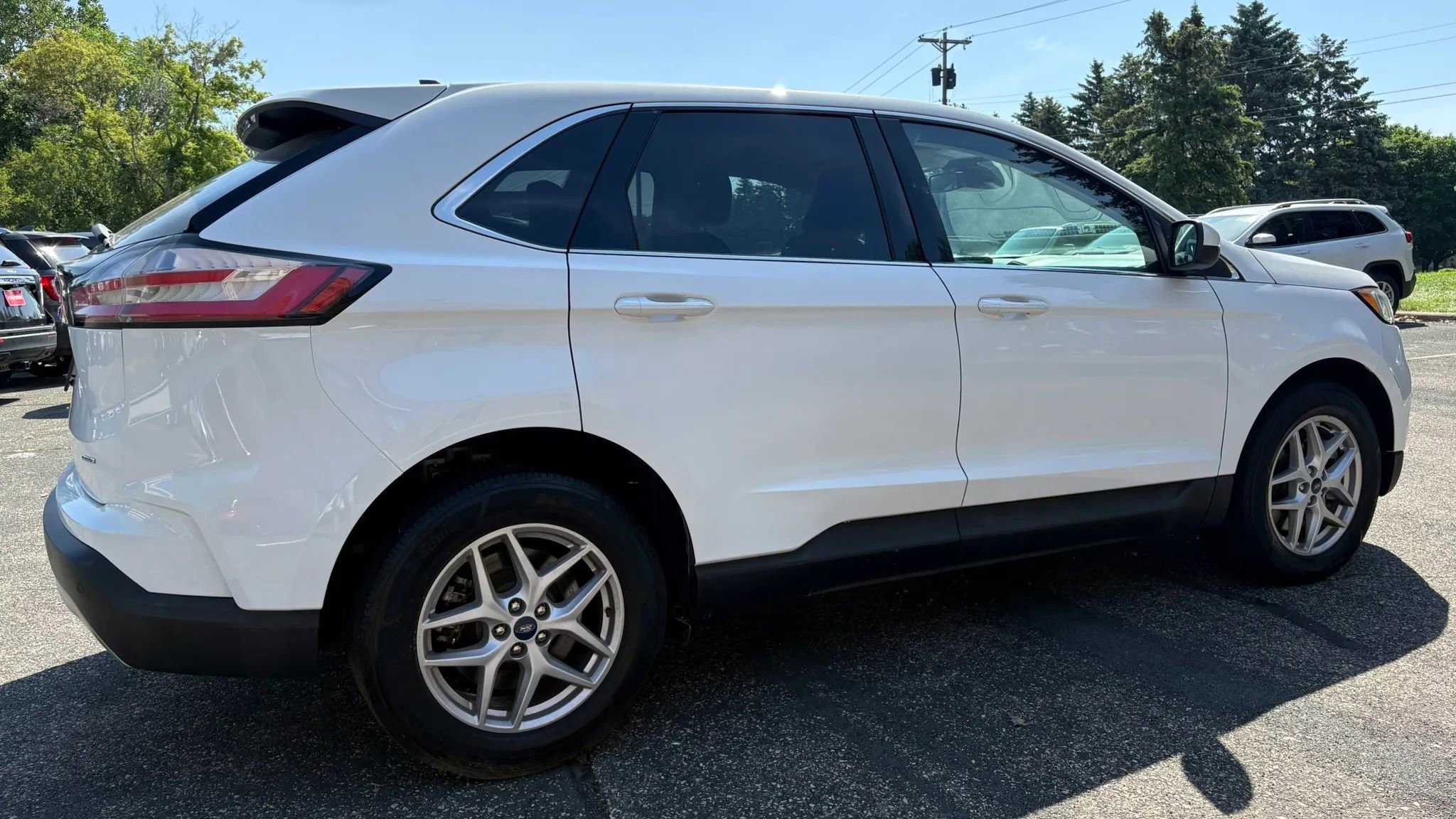 Used 2021 Ford Edge SEL AWD/4WD image 8