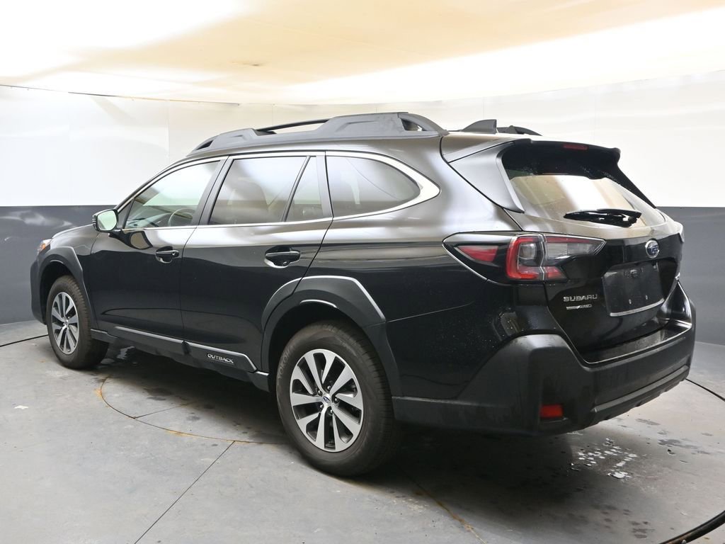 Certified 2025 Subaru Outback Premium image 3