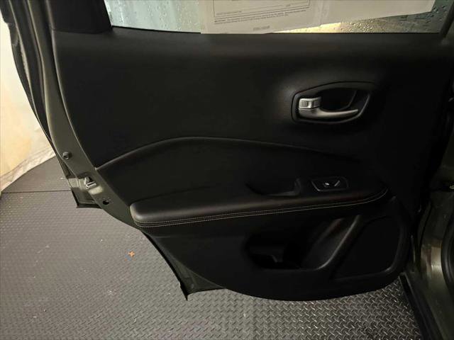 Certified 2021 Jeep Compass Latitude image 23