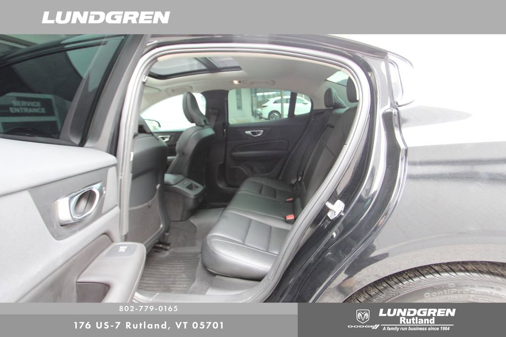 Used 2022 Volvo S60 B5 Momentum w/ Premium Package AWD/4WD image 34