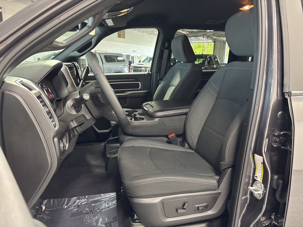 Used 2025 RAM 2500 Big Horn AWD/4WD image 9