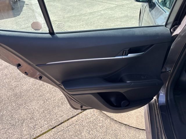 Used 2024 Toyota Camry SE image 31