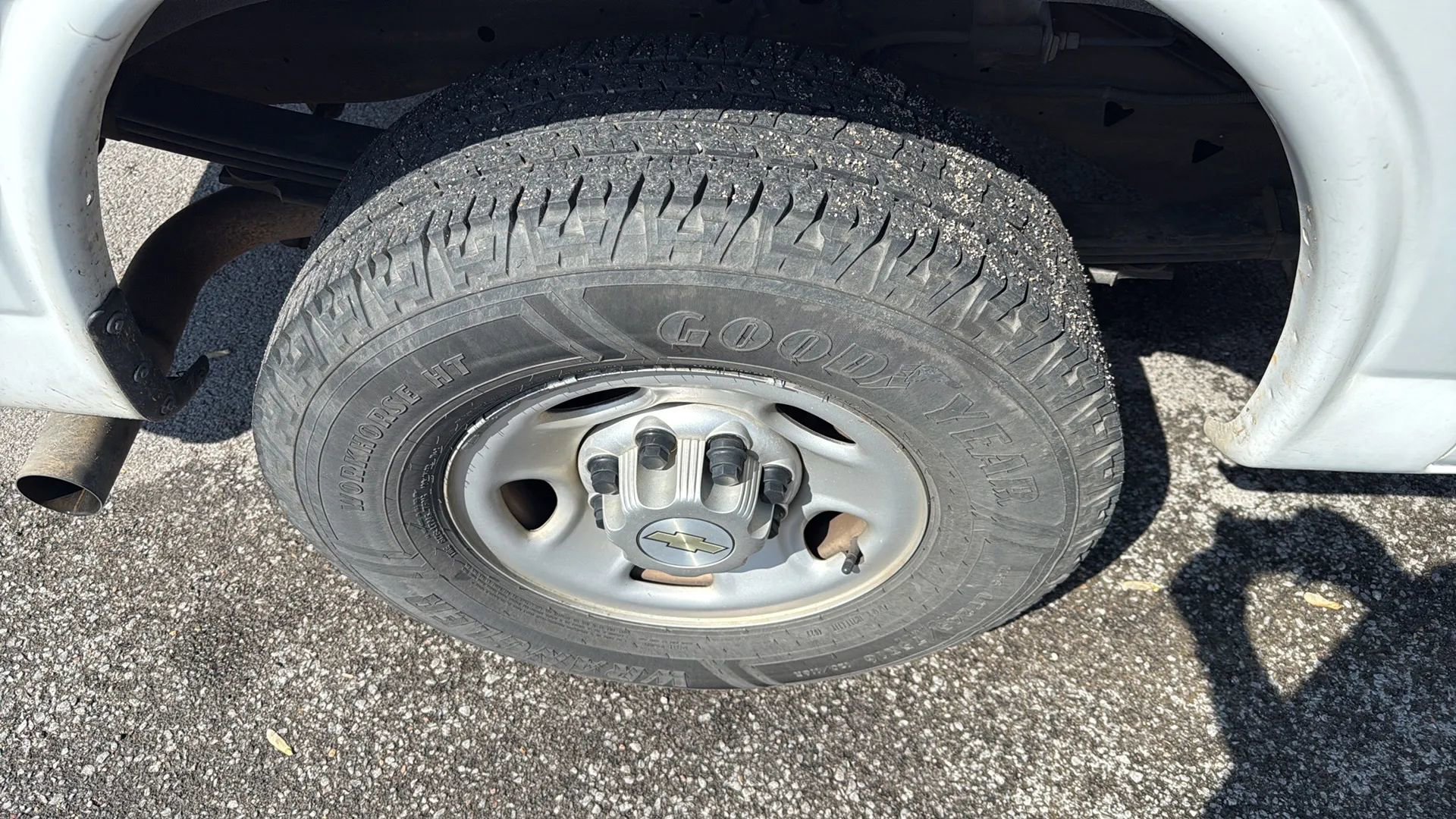 Used 2021 Chevrolet Express 2500 w/ Driver Convenience Package image 17