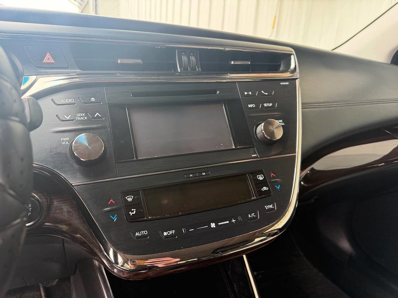 Used 2013 Toyota Avalon XLE Premium image 23