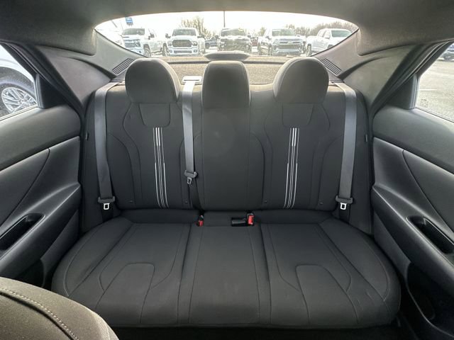 Certified 2025 Hyundai Elantra Sport image 21