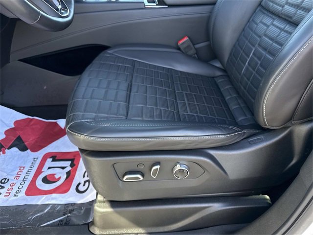 Certified 2024 Cadillac Escalade Sport Platinum w/ LPO, ONYX Package image 12