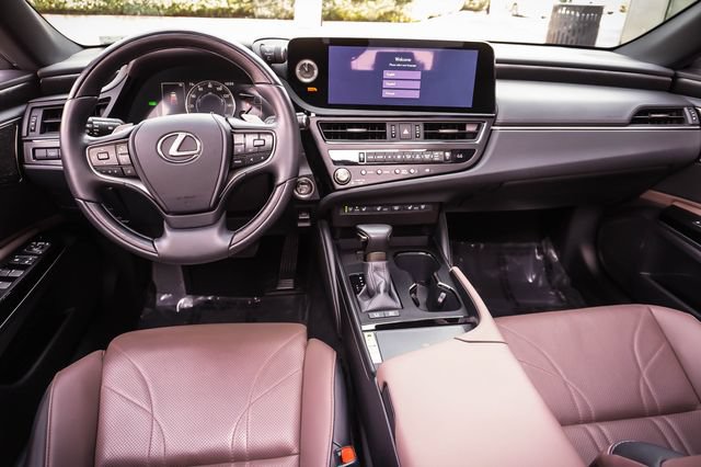 Certified 2025 Lexus ES 300h w/ Accessory Package (Z2) FWD image 19