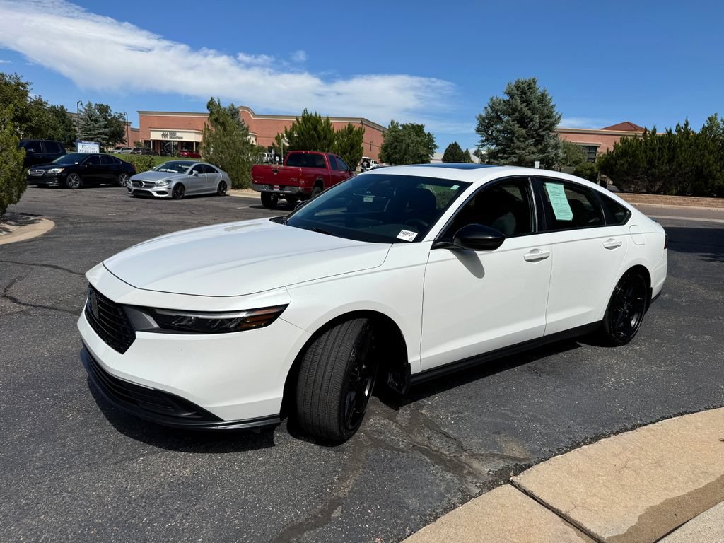 Used 2023 Honda Accord Sport image 4