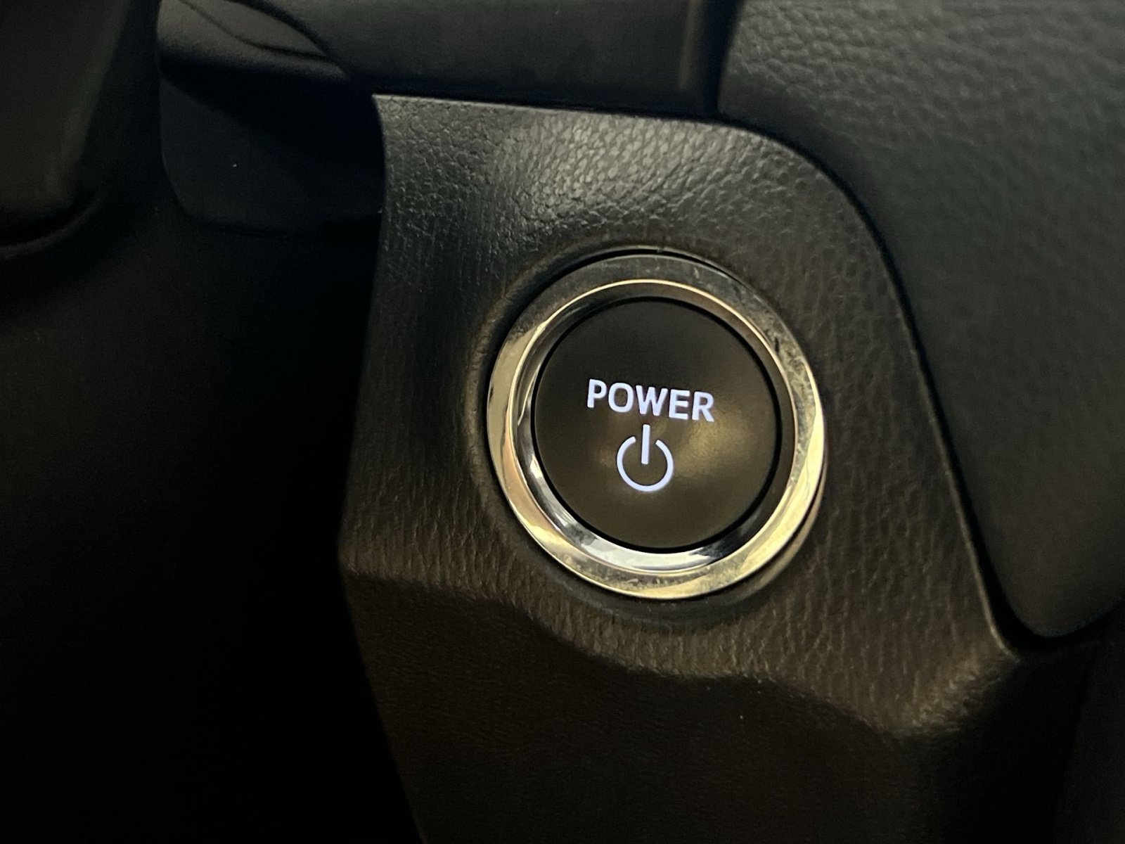 Used 2025 Toyota RAV4 XLE AWD/4WD image 34