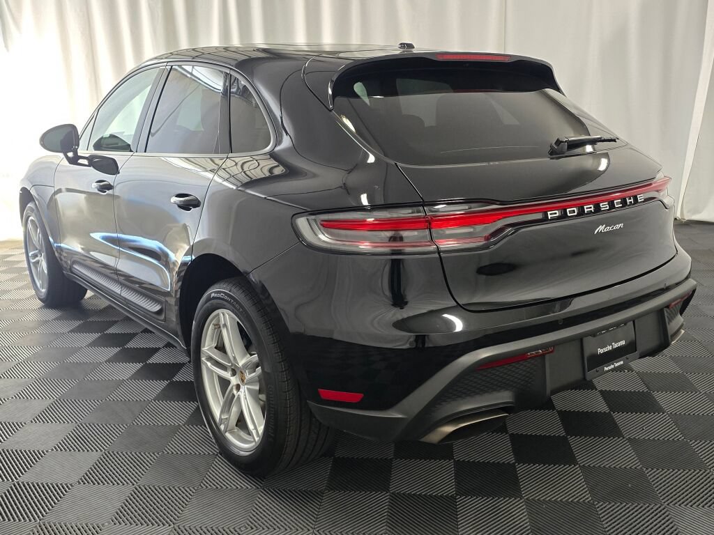 Certified 2024 Porsche Macan AWD/4WD image 3