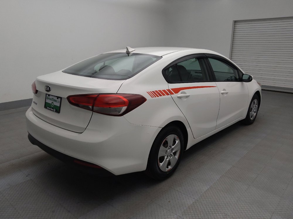Used 2017 Kia Forte LX image 9