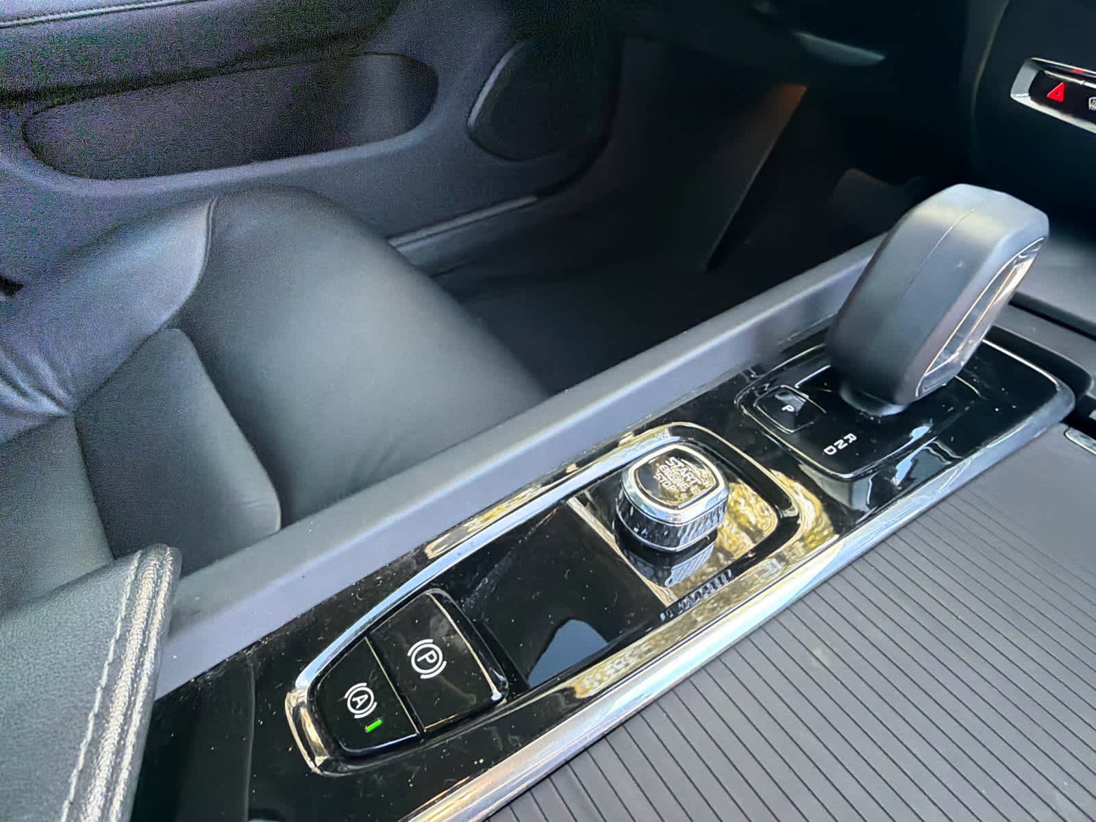 Certified 2024 Volvo S60 B5 Core image 20