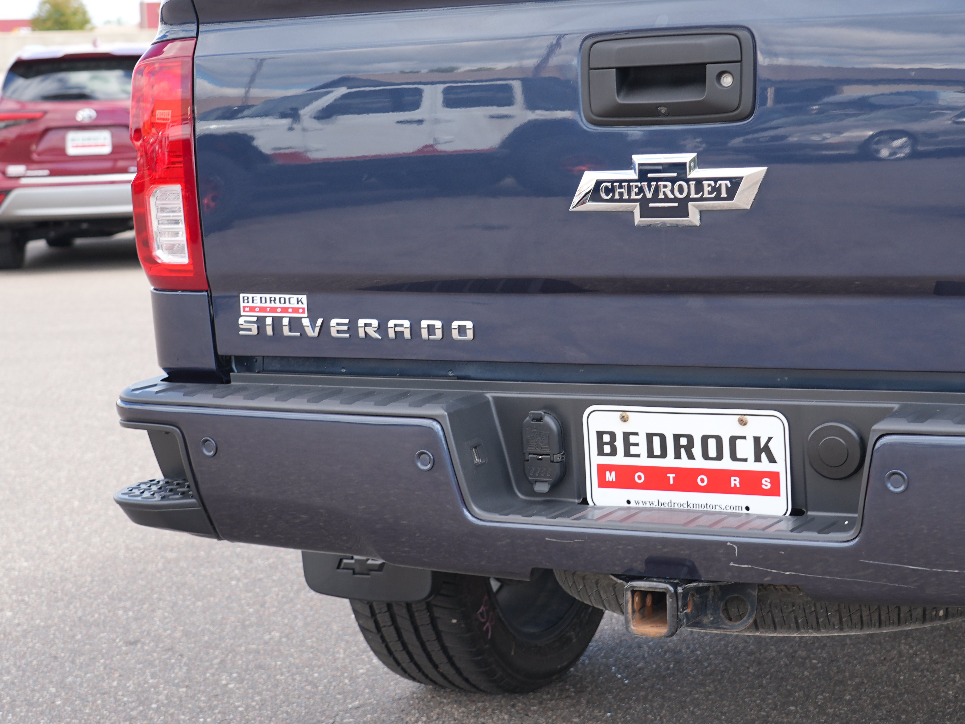 Used 2018 Chevrolet Silverado 1500 LTZ Z71 w/ Centennial Edition AWD/4WD image 11
