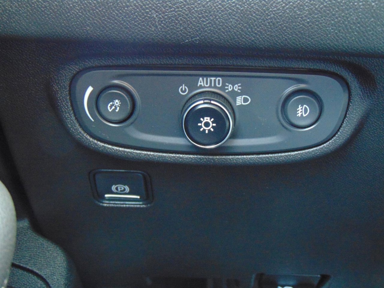 Used 2023 GMC Terrain SLT image 38