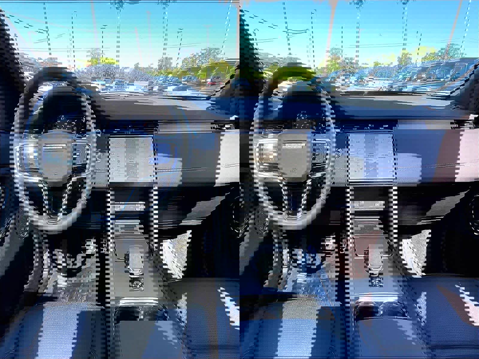 Used 2025 Land Rover Discovery Sport Dynamic SE image 17