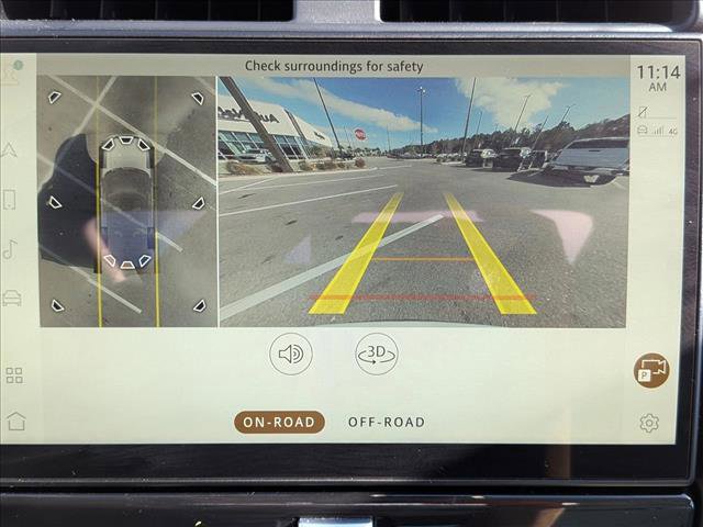 Used 2024 Land Rover Discovery S image 13