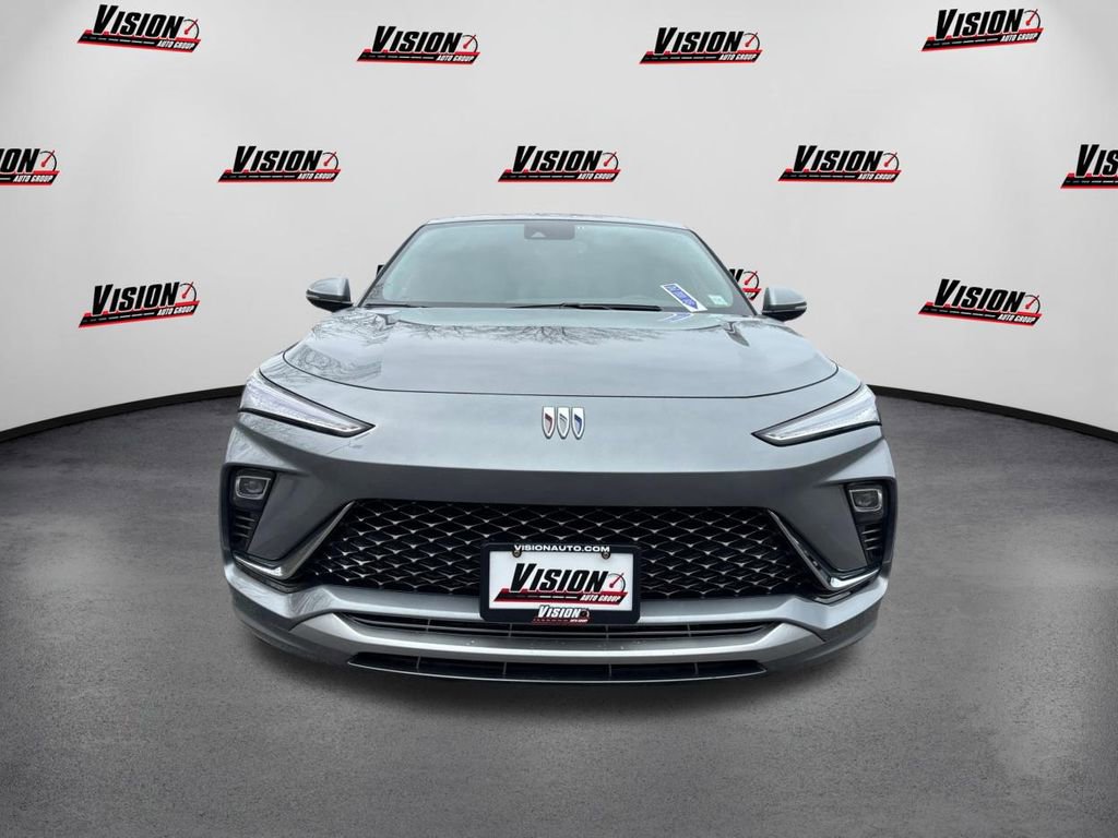 Used 2024 Buick Envista Avenir image 2