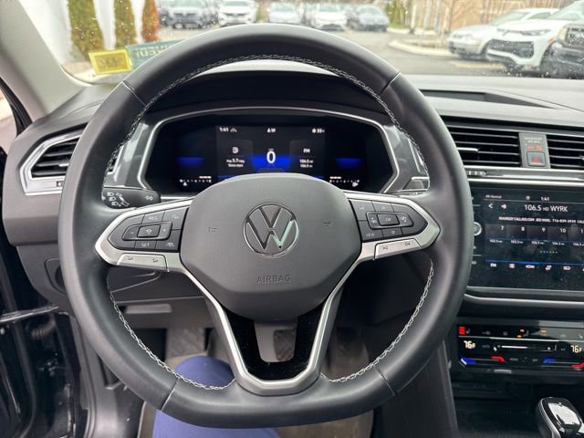 Used 2022 Volkswagen Tiguan SE image 12