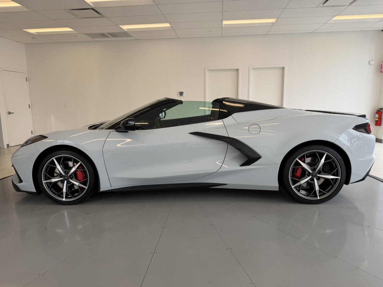 Used 2023 Chevrolet Corvette Stingray Preferred Conv w/ Z51 Performance Package image 4