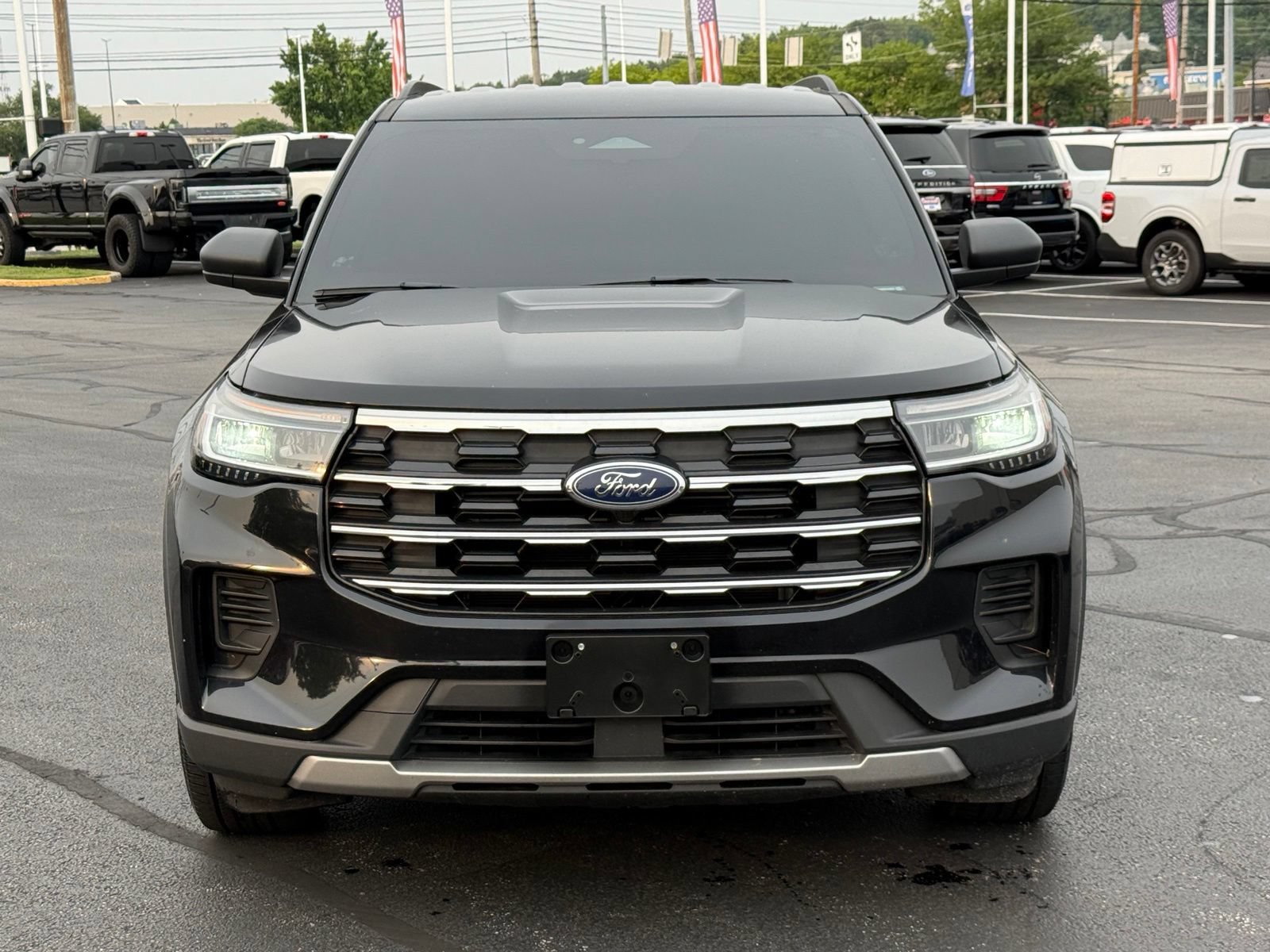Used 2025 Ford Explorer Active AWD/4WD image 9