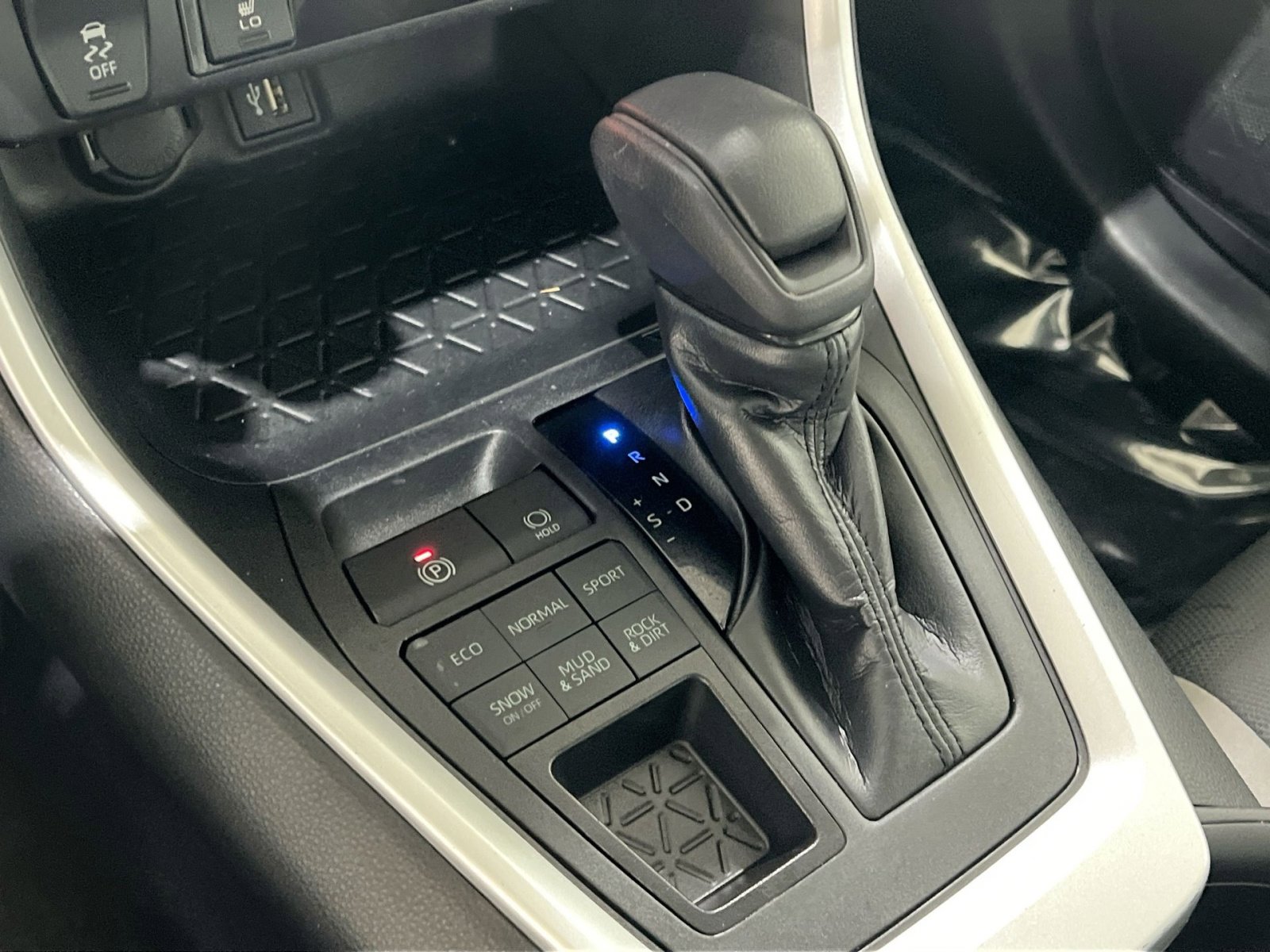 Used 2023 Toyota RAV4 XLE w/ Convenience Package image 20