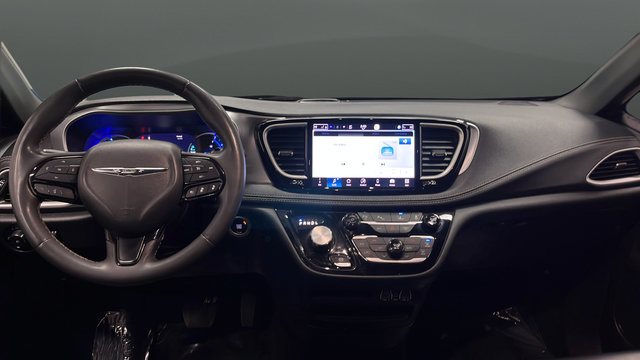 Used 2024 Chrysler Pacifica Limited FWD image 11